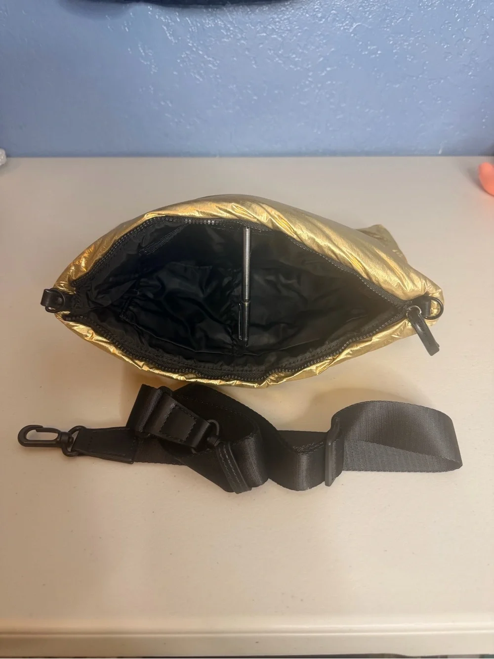Trouvé Athleisure Crossbody Gold Quilted Puffer Clutch Bag - new